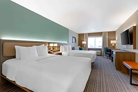 Queen Suite with Two Queen Beds - Non-Smoking