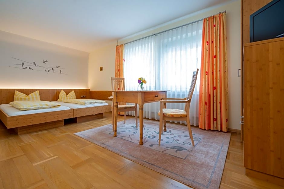 Gasthaus-Pension Zum Kreuz