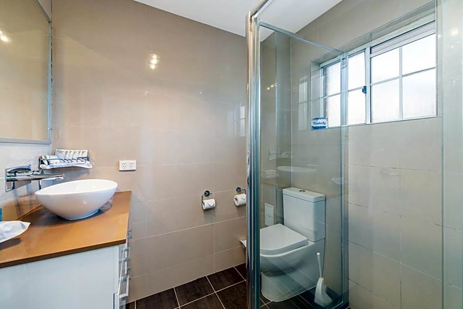 Golden Age Motor Inn