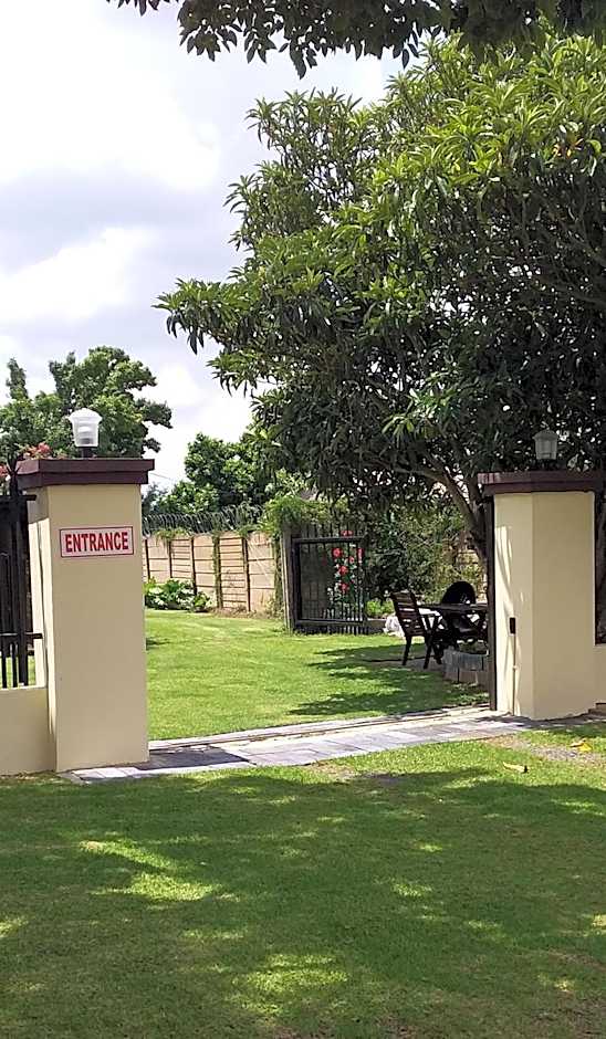 Kwa-Dlamathe Guesthouse