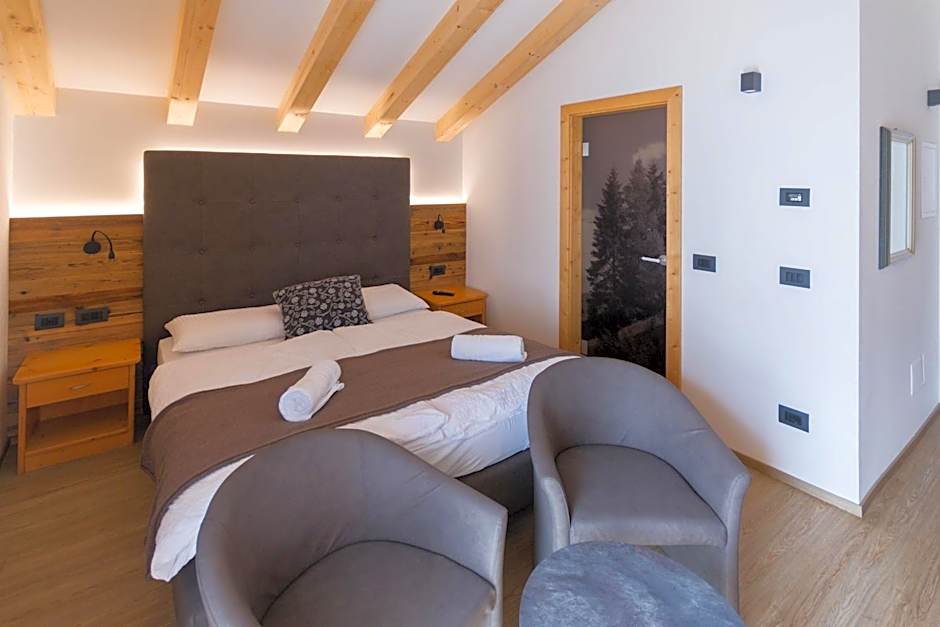 Arnica Mountain Hotel