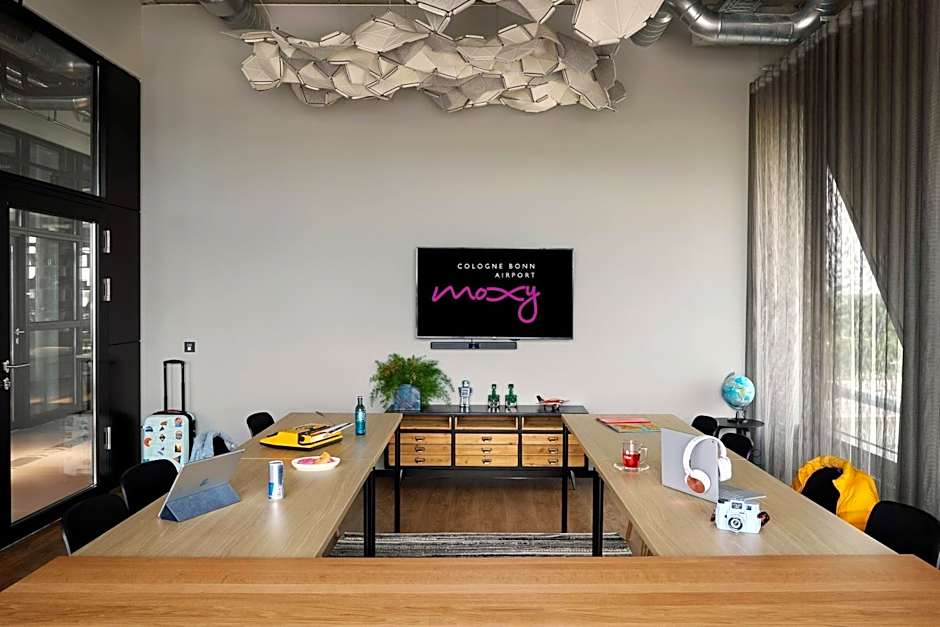 Moxy by Marriott Cologne Bonn Airport