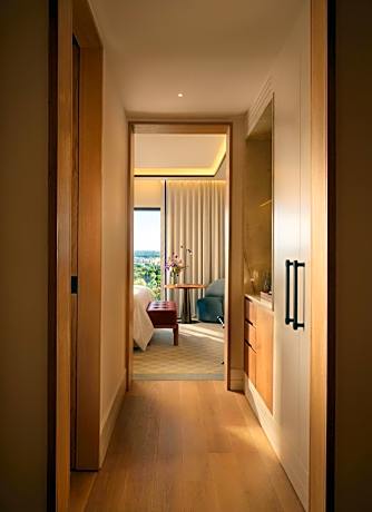 Skyline King Room