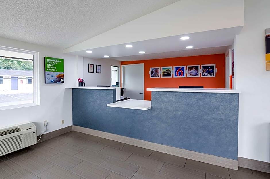 Motel 6-Troutville, VA