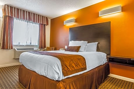 1 Queen Bed Nonsmoking
