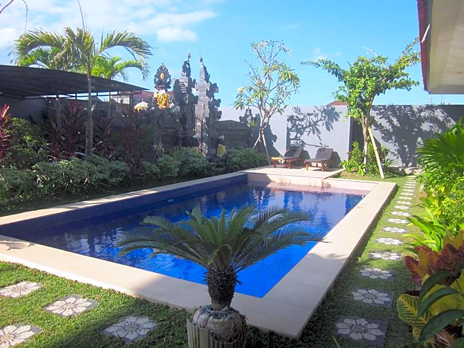Putu Guest House II