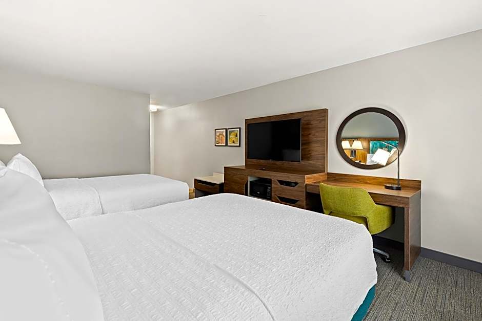 Hampton Inn By Hilton & Suites Canton