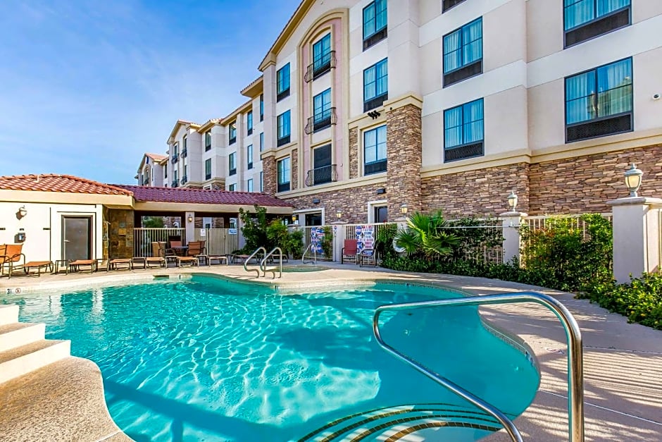 Comfort Inn & Suites Henderson - Las Vegas