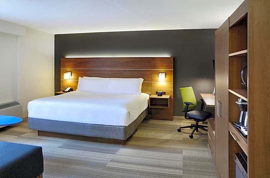 Holiday Inn Express Toronto Downtown By IHG