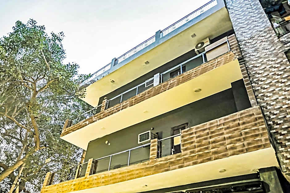 OYO Flagship 80575 Kashish Residency Near Model Town Metro Station – Delhi, NY