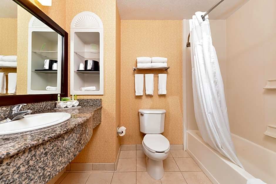 Hampton Inn & Suites Cathedral City