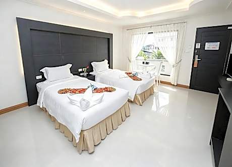 Deluxe Double or Twin Room