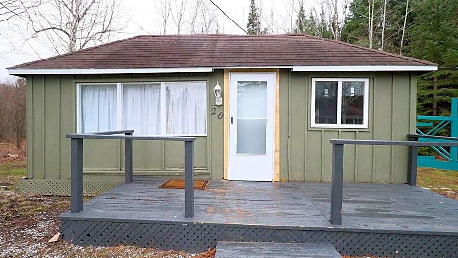 Algonquin Lakeside Inn