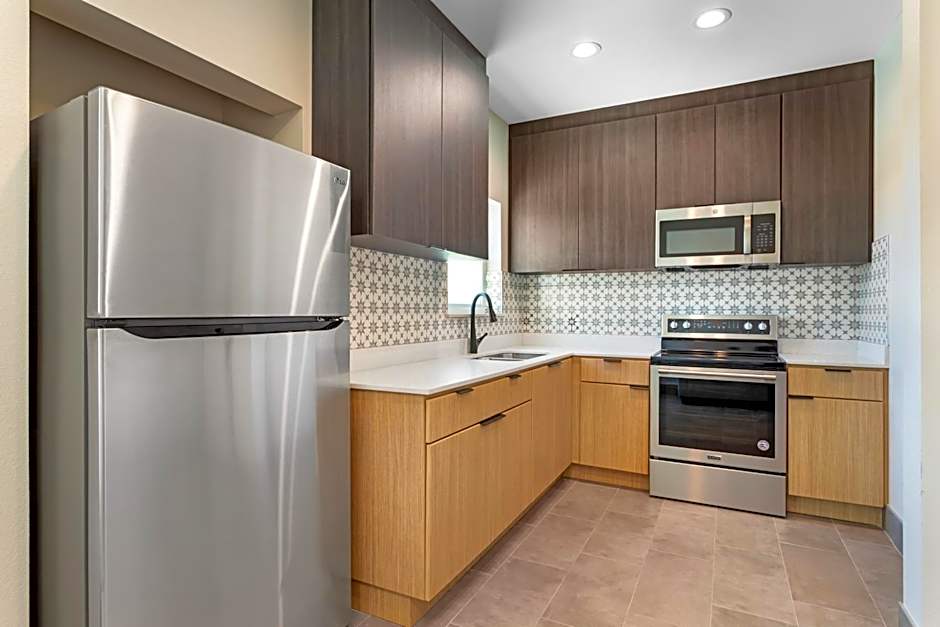 Clarion Pointe Spring - Houston North