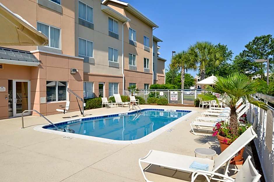Fairfield Inn & Suites by Marriott Charleston North/University Area