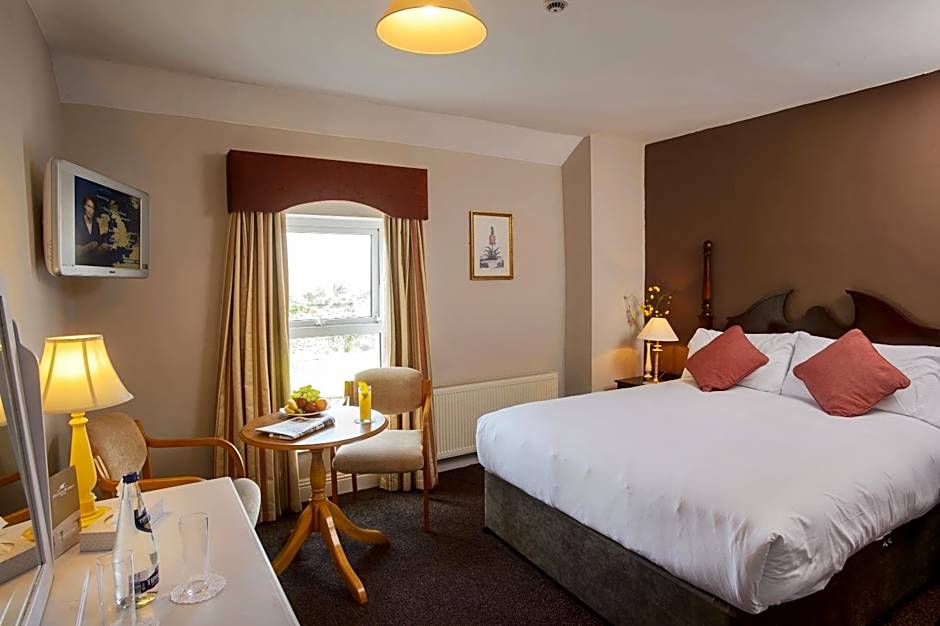 Hylands Burren Hotel