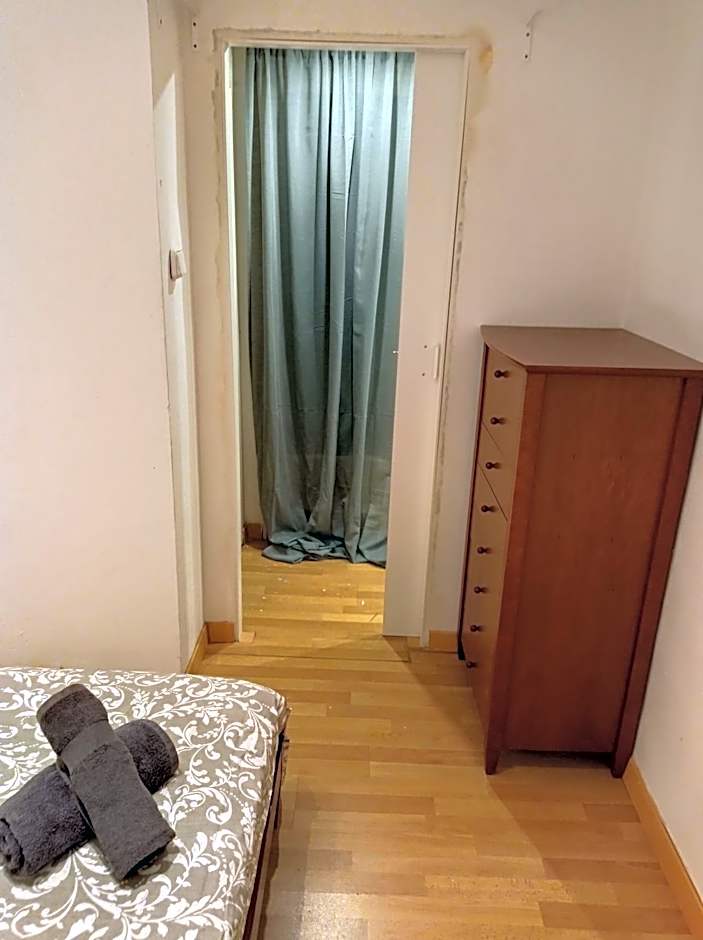Double Private Room Center City Metro L5-L1