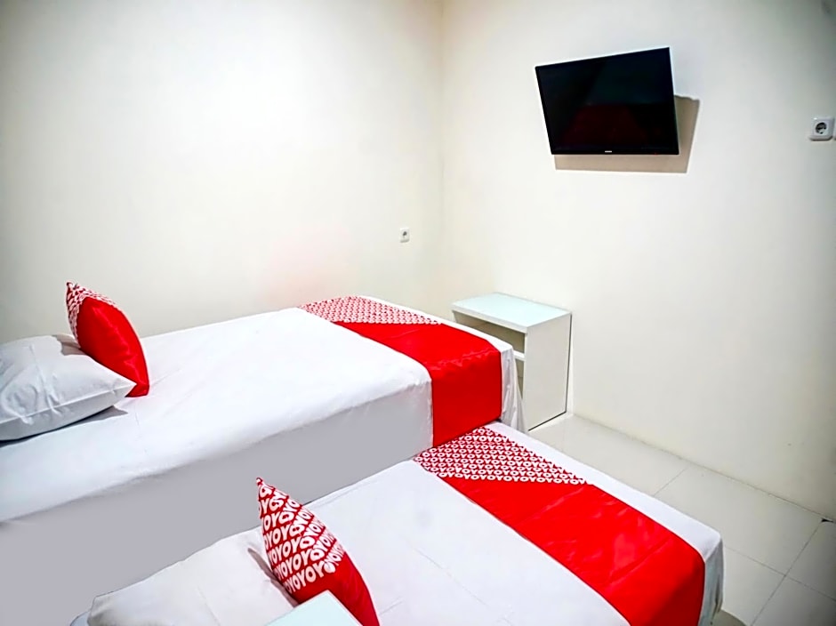 OYO 90394 Guest House Sentosa