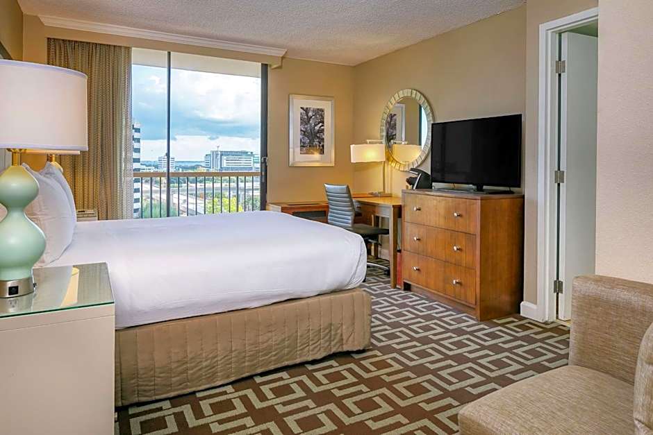 Photo 1 of 4 of 1 Queen Bed