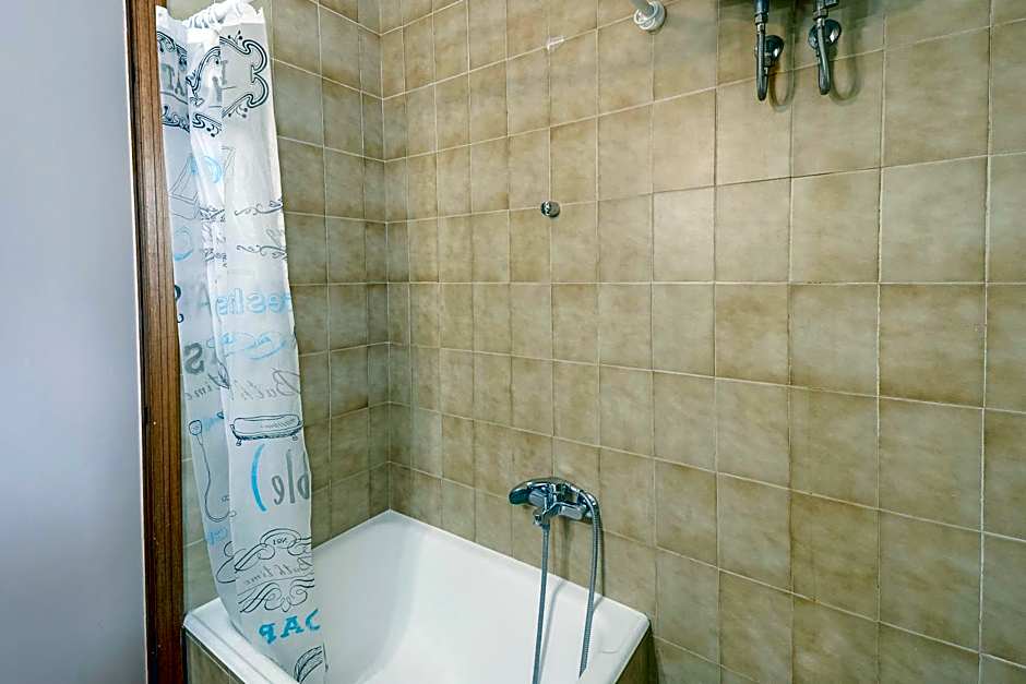 Loano Apartment Pool & Garden