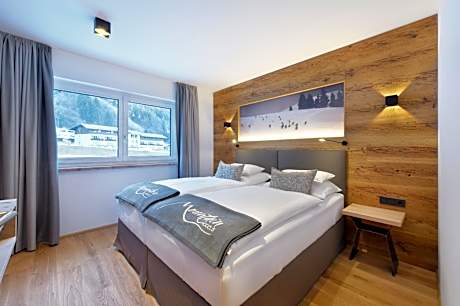 2-Bedroom Apartment Connecting Rooms
