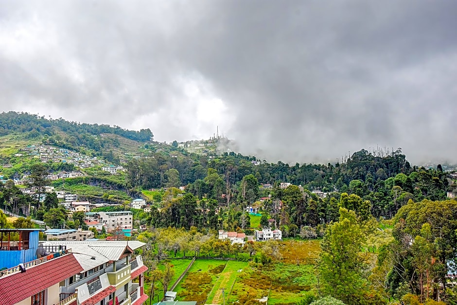 FabHotel Abirami Grand Inn - Nr. Bryant Park