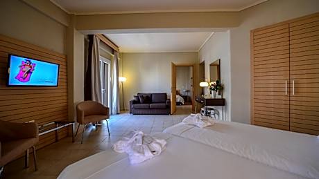 Family Room (Connecting Room)