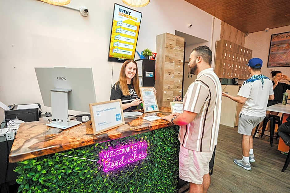 Tequila Sunrise Hostel Surfers Paradise