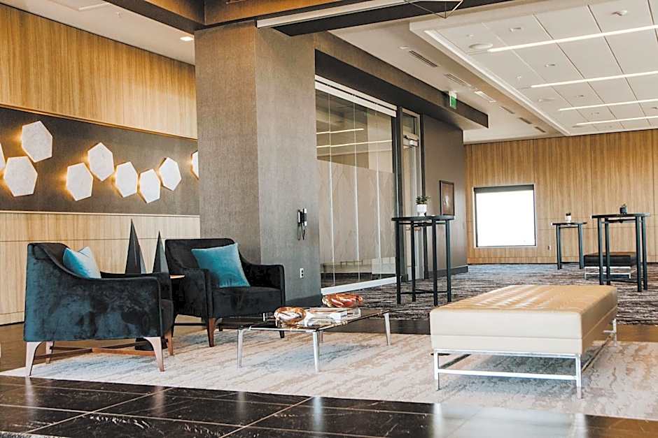 AC Hotel by Marriott Columbus Downtown