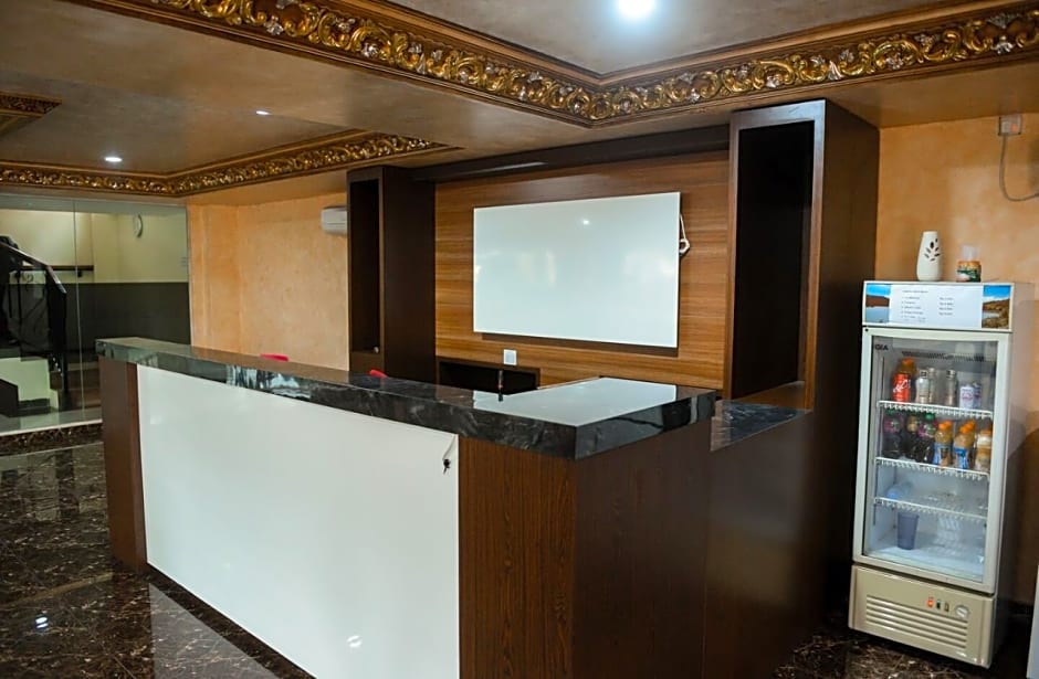 Vaccinated Staff - OYO 149 Alpha Kostel Syariah