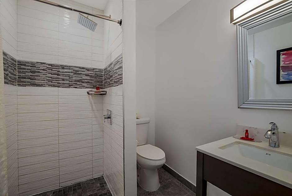 Sunset West Hotel SureStay Collection By Best Western