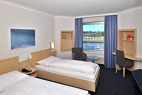 Room Harbour View