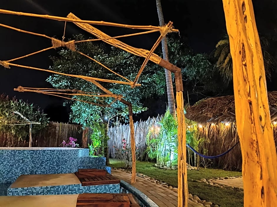 Hotel Ashly Loma Larga