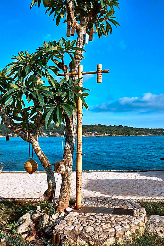 Ombak Bay Lembongan