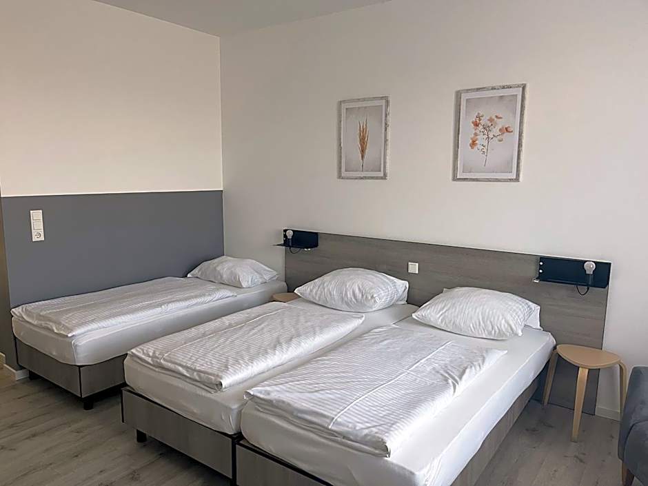 PRIMA Inn HOTEL & HOF NEURUPPIN - digitales & rezeptionsloses Motel