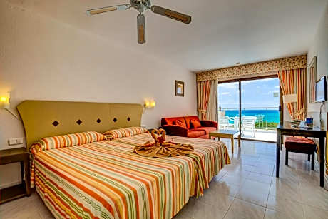 Double Room with Sea View (2 Adults + 1 Child)