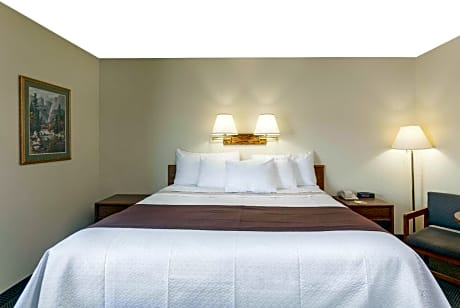 Deluxe King Suite