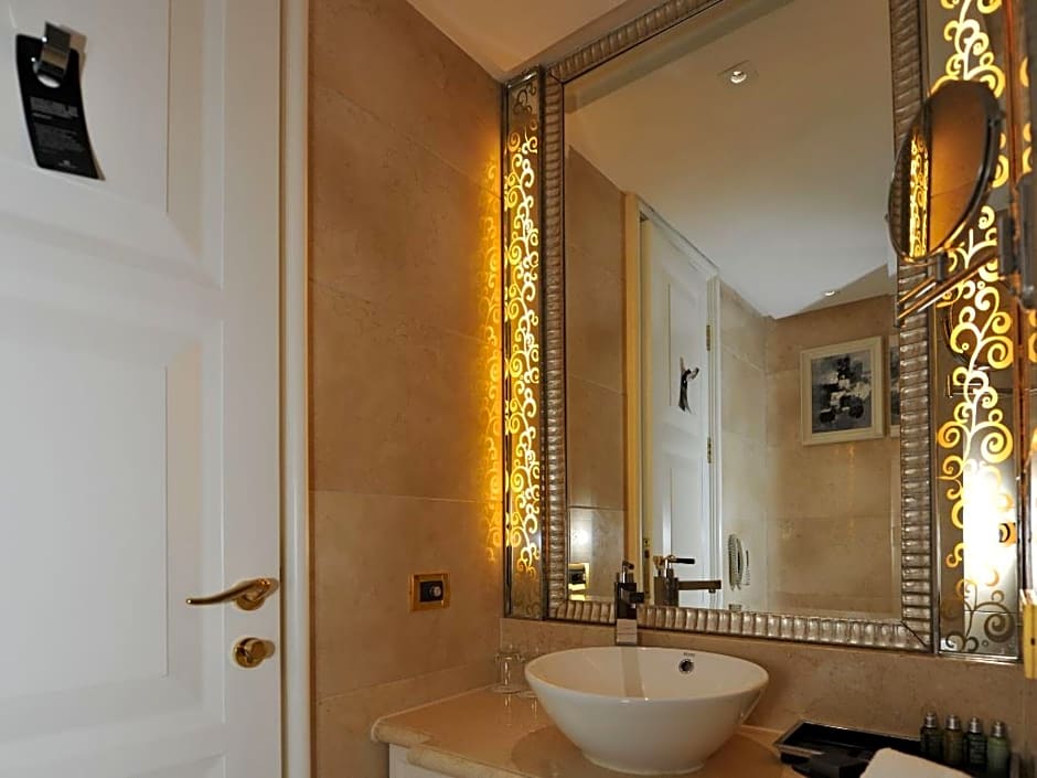 Wealthy Hotel Suzhou