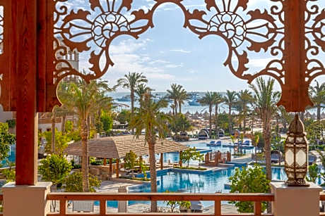 Grand Palace - Couples only 18 years plus