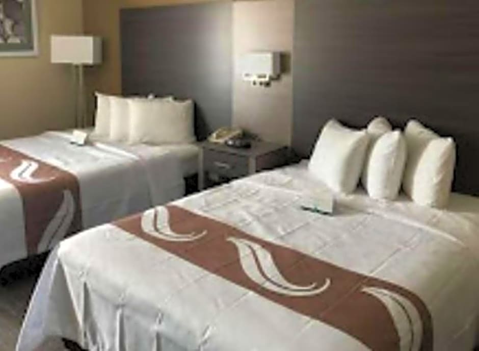 Quality Inn & Suites Roanoke - Fort Worth North