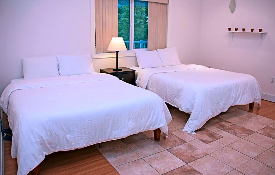 Longliner Lodge and Suites