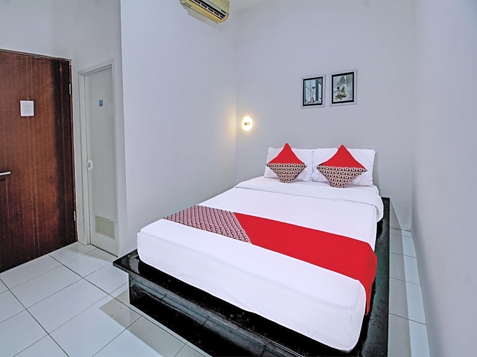 OYO 92433 Sirih Gading Family Guest House