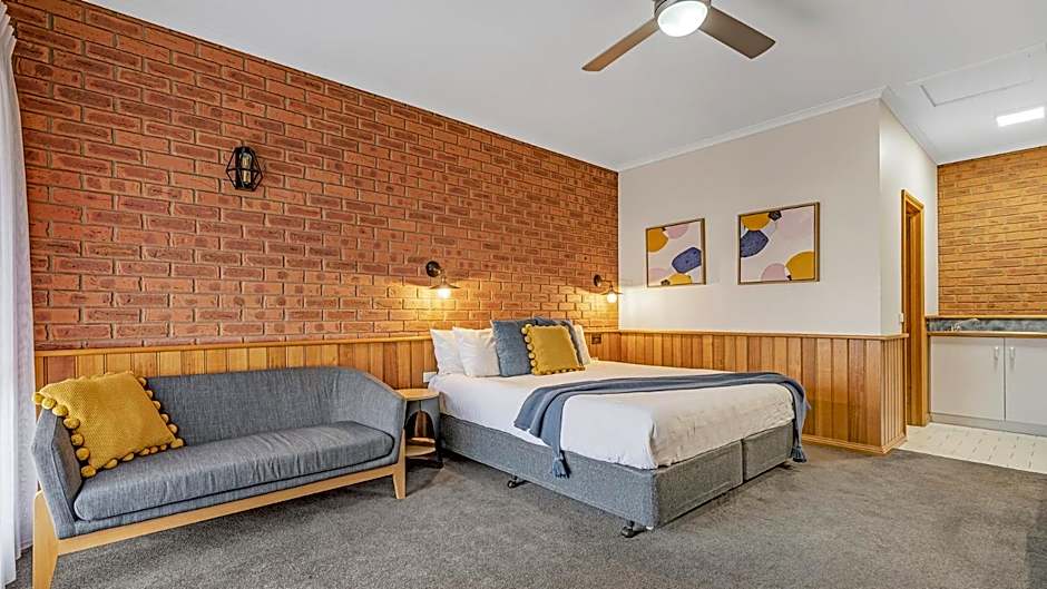 Golden River Motor Inn