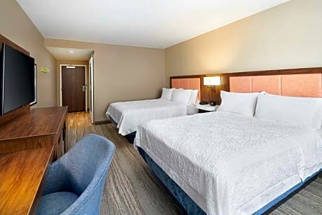  2 QUEEN BEDS STD W/ HEARING ACCESSIBILITY - MICROWV/FRIDGE/VIS FIREALRM/PHN ALRT/HDTV - FREE WI-FI/HOT BREAKFAST/SAFE -