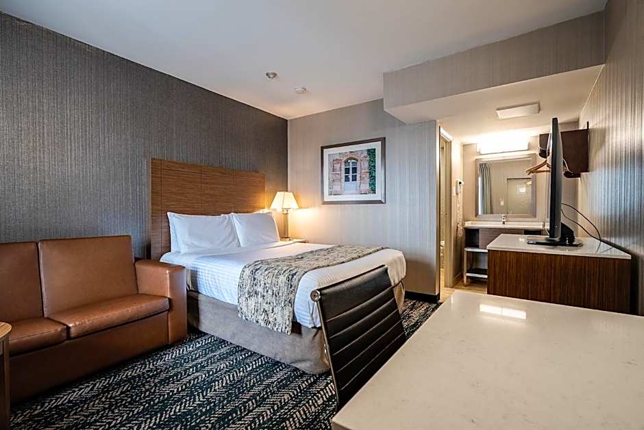 Monte Carlo Inn Toronto West Suites