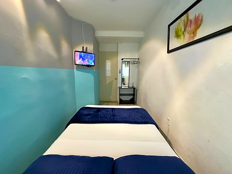 Suites Brisa Marina - atrás de Playa Regatas y el Malecón, 6 calles del Acuario