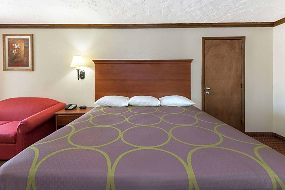 Super 8 by Wyndham Enid