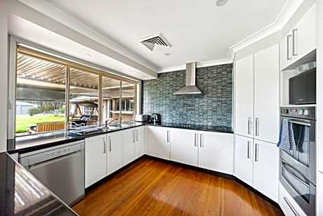 Relaxing, Spacious 3BR Getaway Retreat