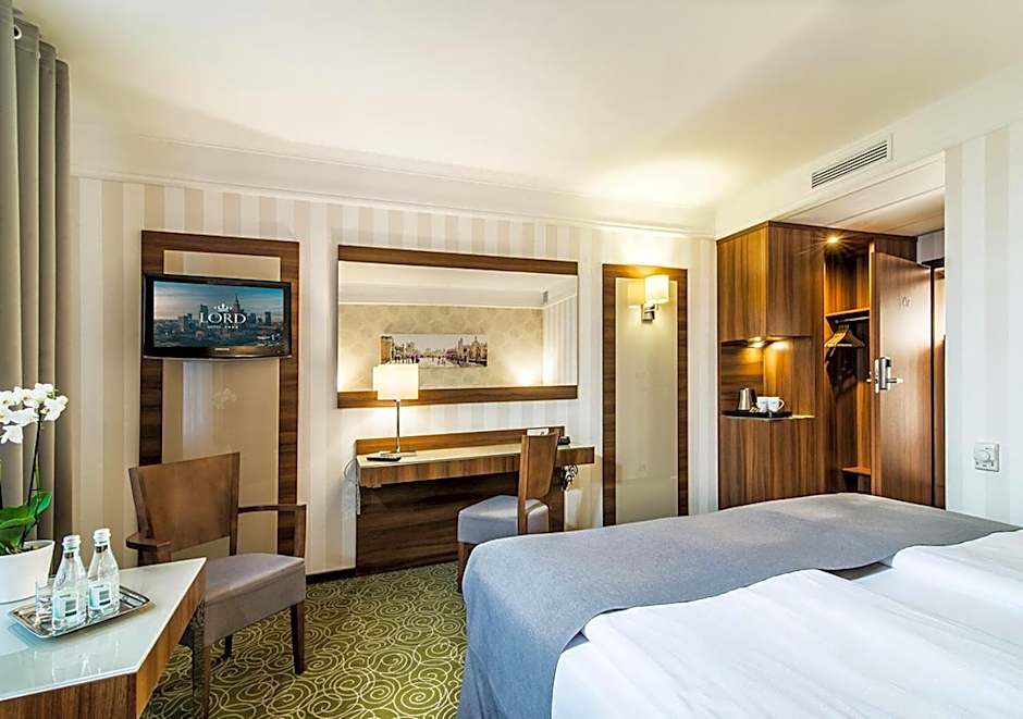 Hotel Lord - Warsaw Airport