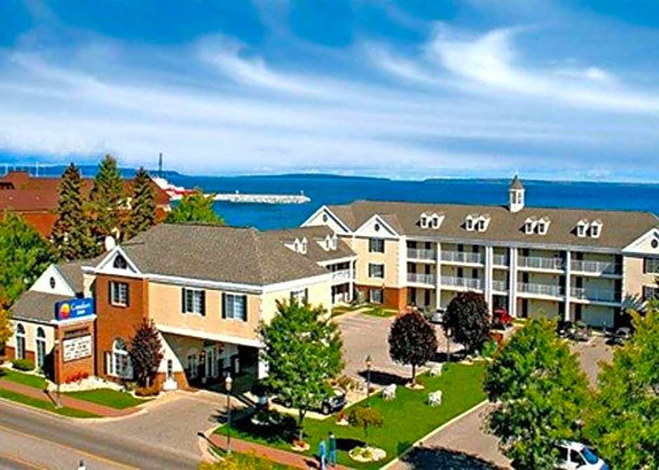 Comfort Inn Lakeside - Mackinaw City